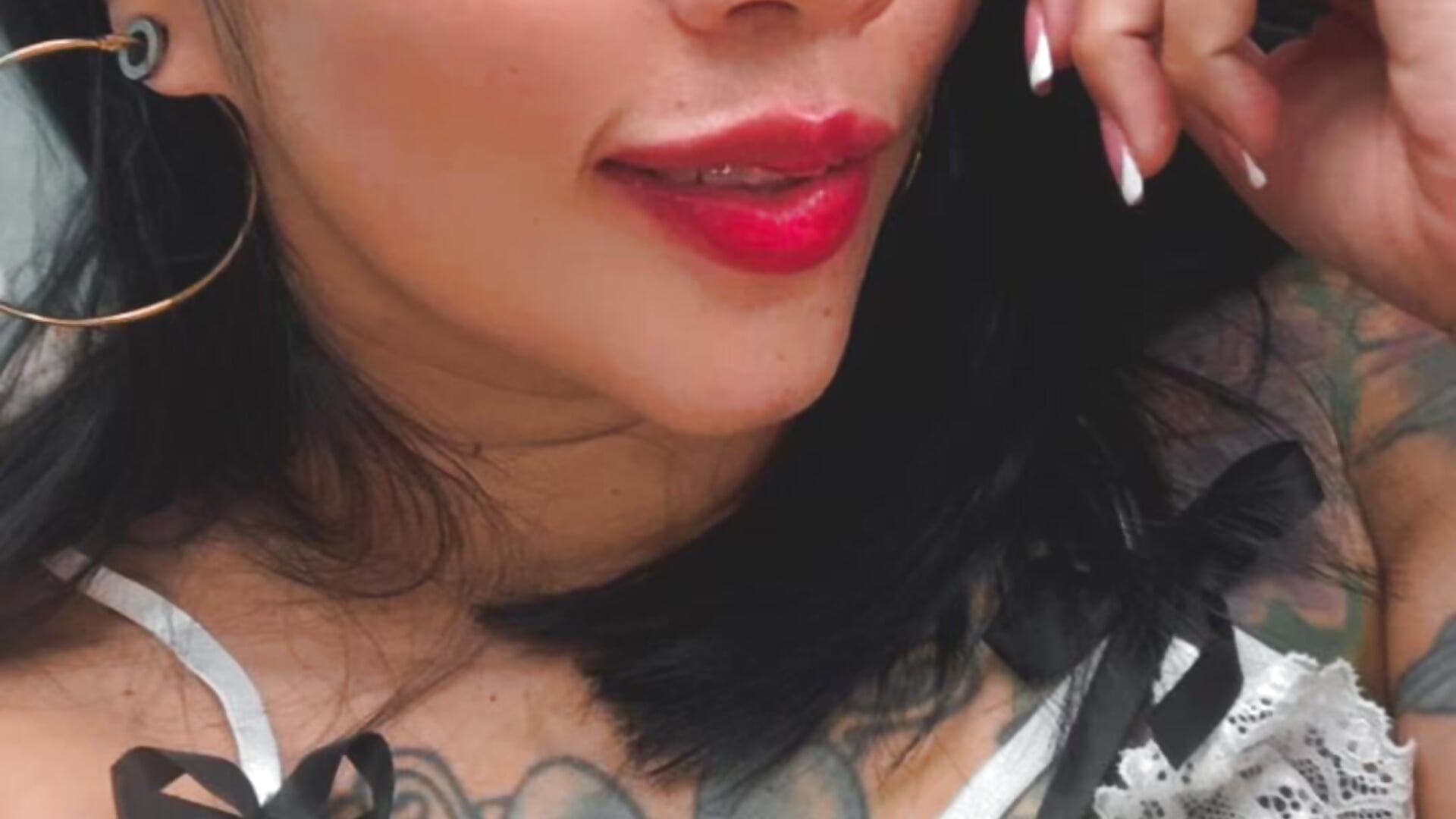 Let me make you fall in love ❤️ – видео вебкам-модели JhoanitaaCat