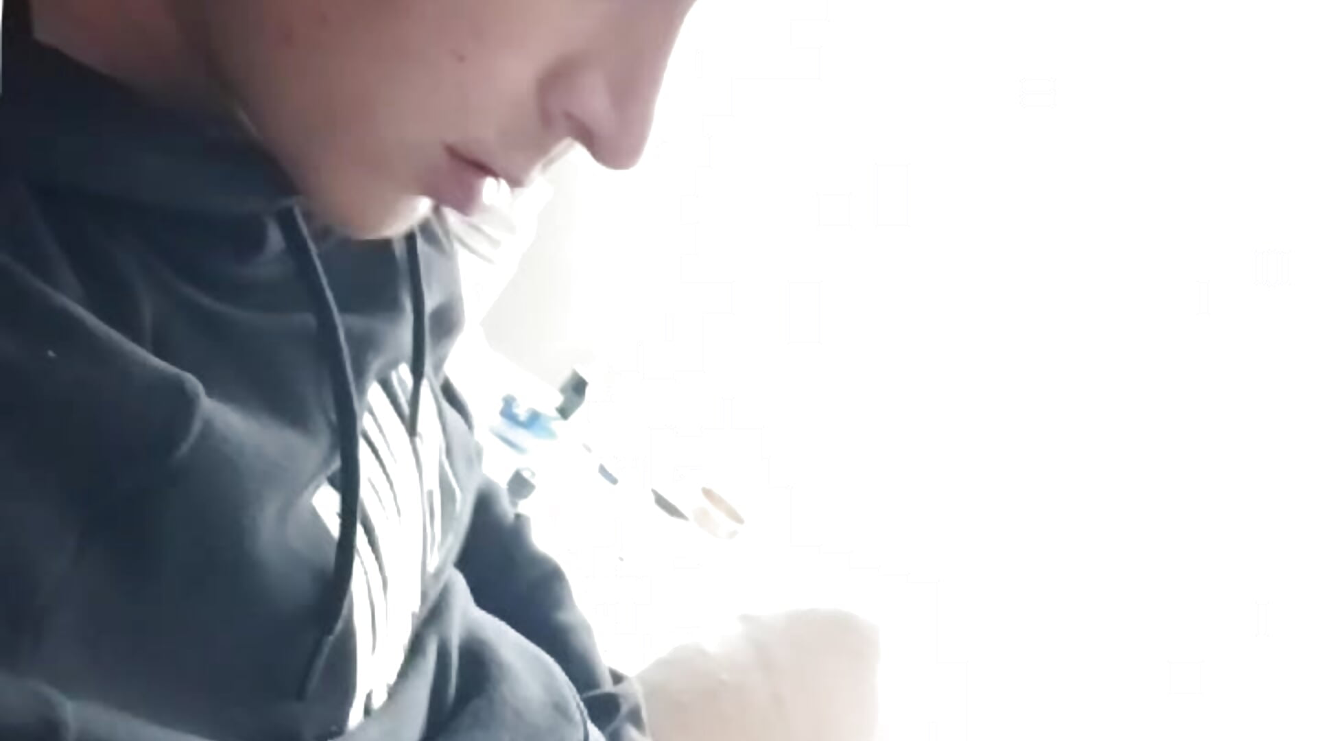 1000046760 - video oleh model kamera ElyasMatt