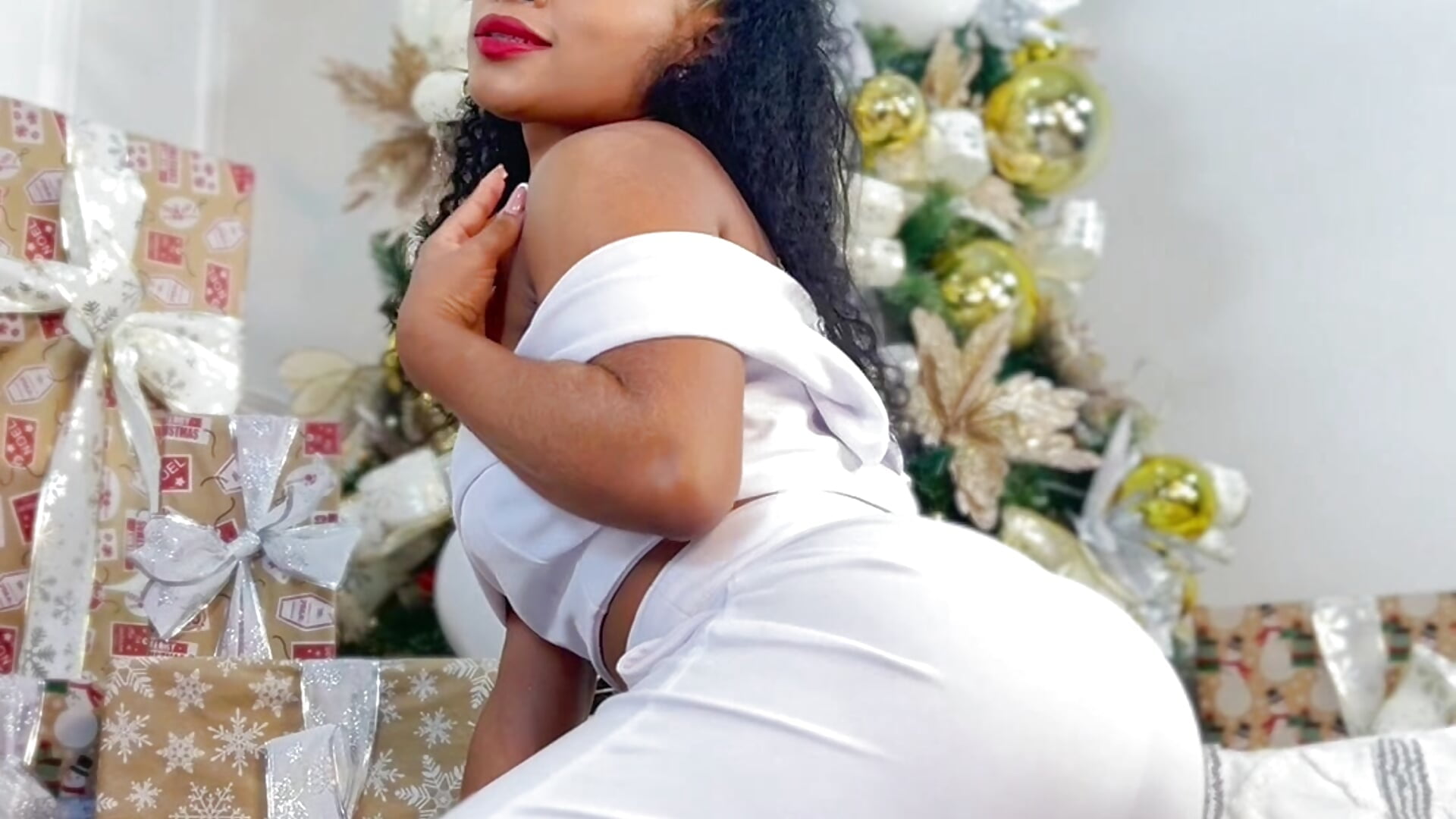 🎄🎅🏻🔥 - video by NahiaraReina cam model