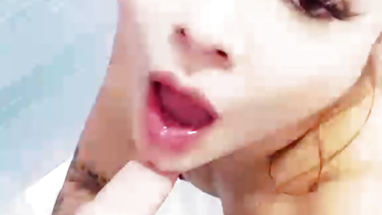 Blowjob in the bathroom 💦 - video oleh Emma_JJones kamera model