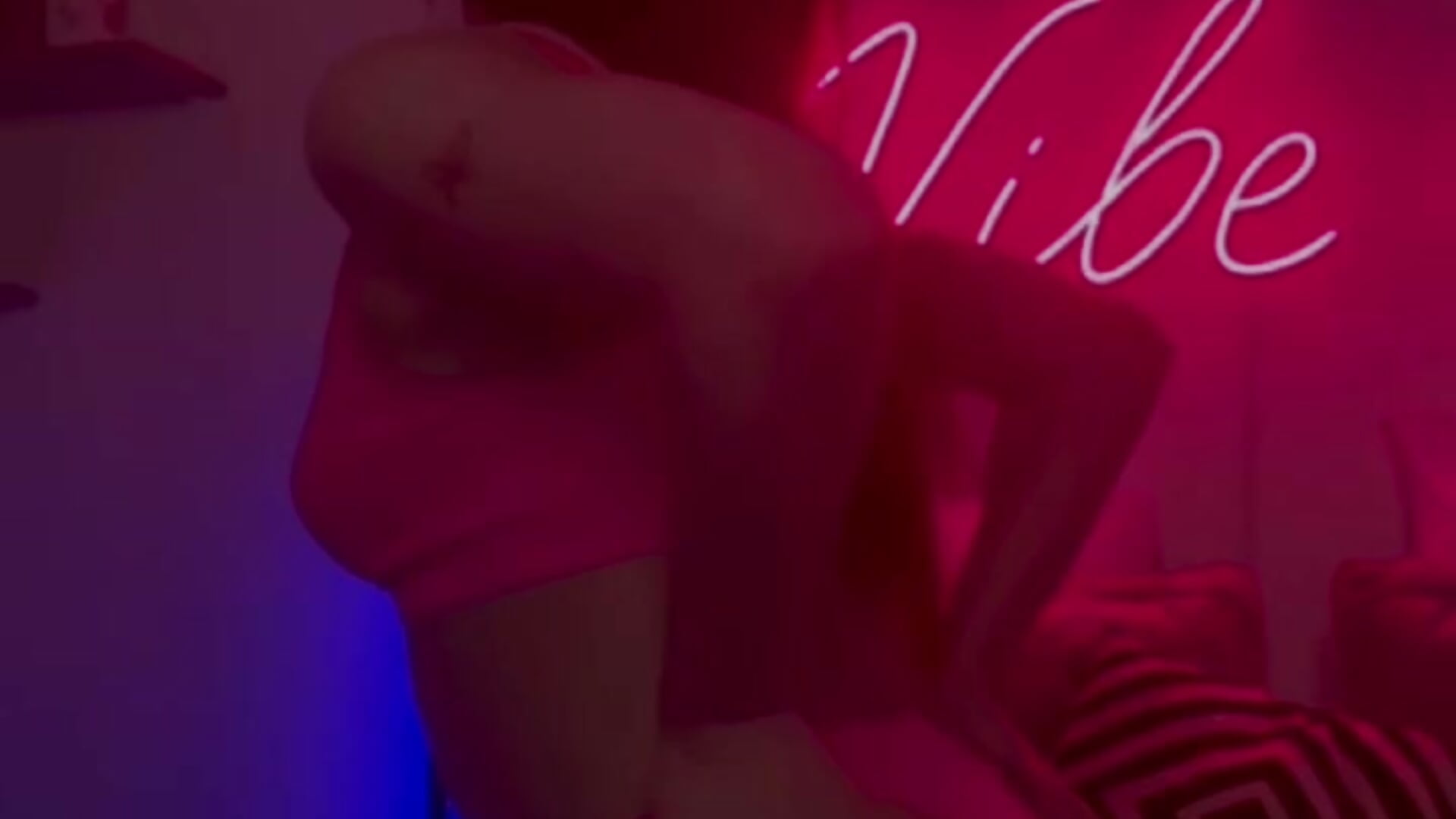 ass in oil– KimCrystal kameramodell videója