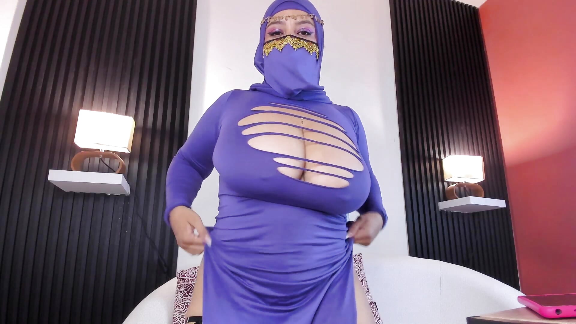 come to see me daddy - video by hana_falak cam model