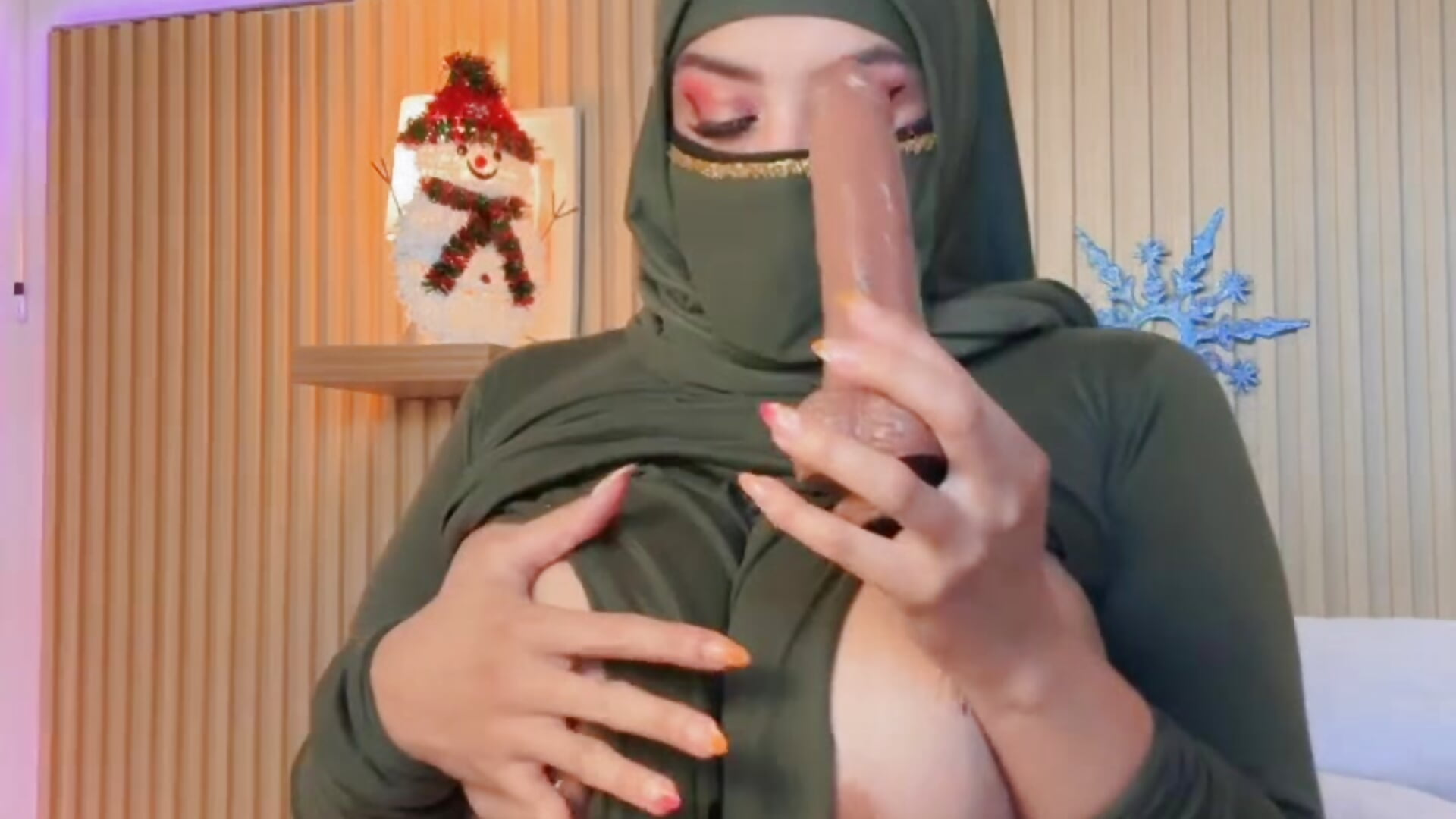 A gift for you - video by hana_falak cam model