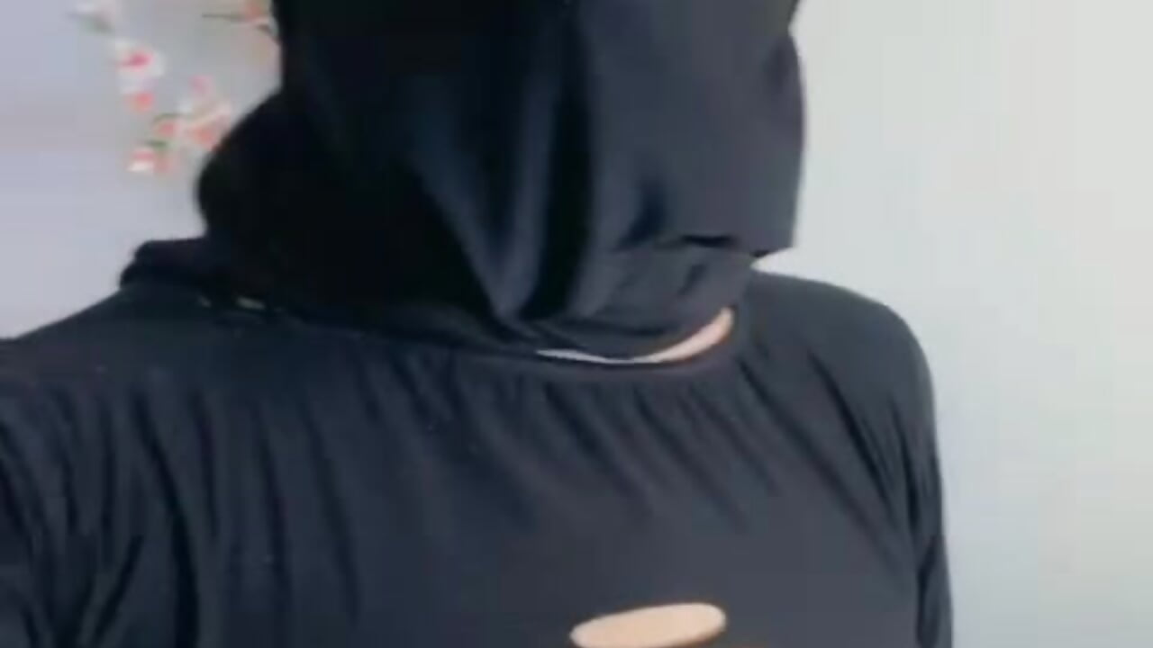 If you like me, give me a like… if I turn you on, come see me😘✨ - video by hana_falak cam model