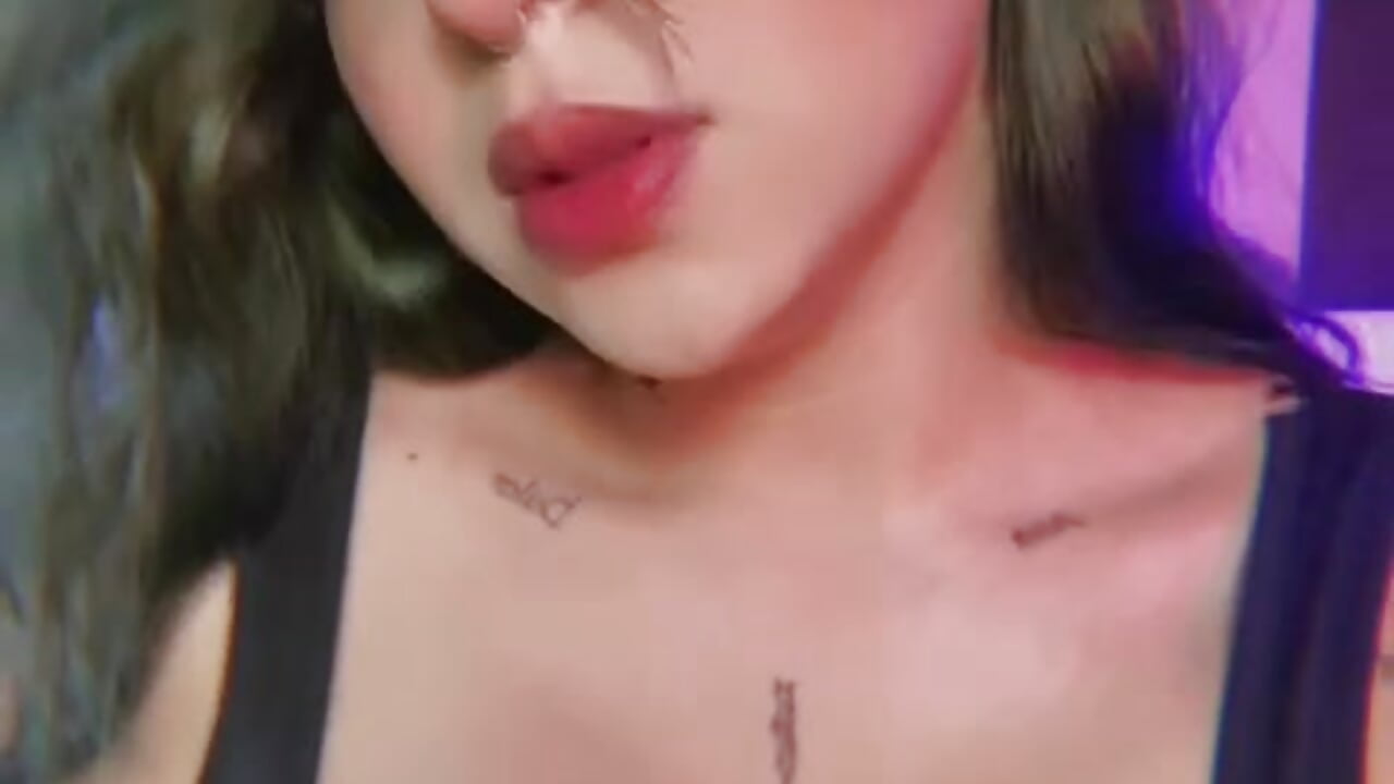 Kiss🌈😈 - AnnikaMerliahh_ 님의 동영상