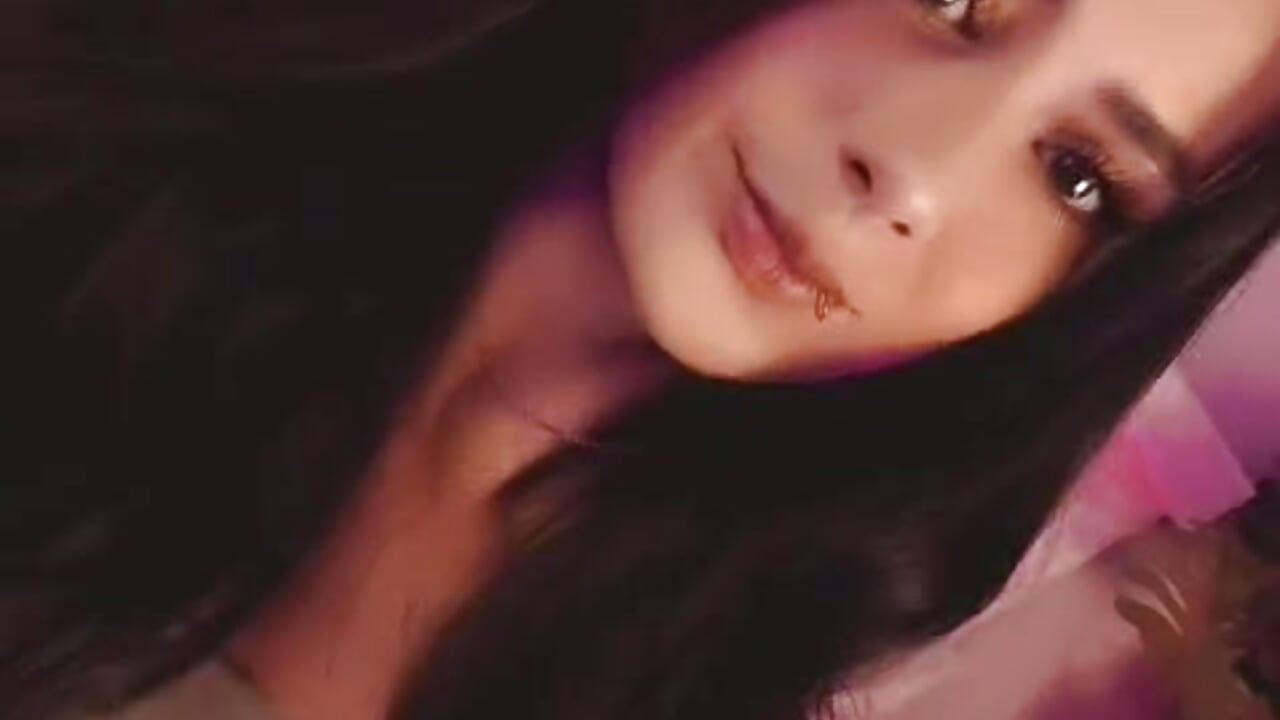 TELL ME WHAT I LOOK LIKE?– jinx_dh kameramodell videója