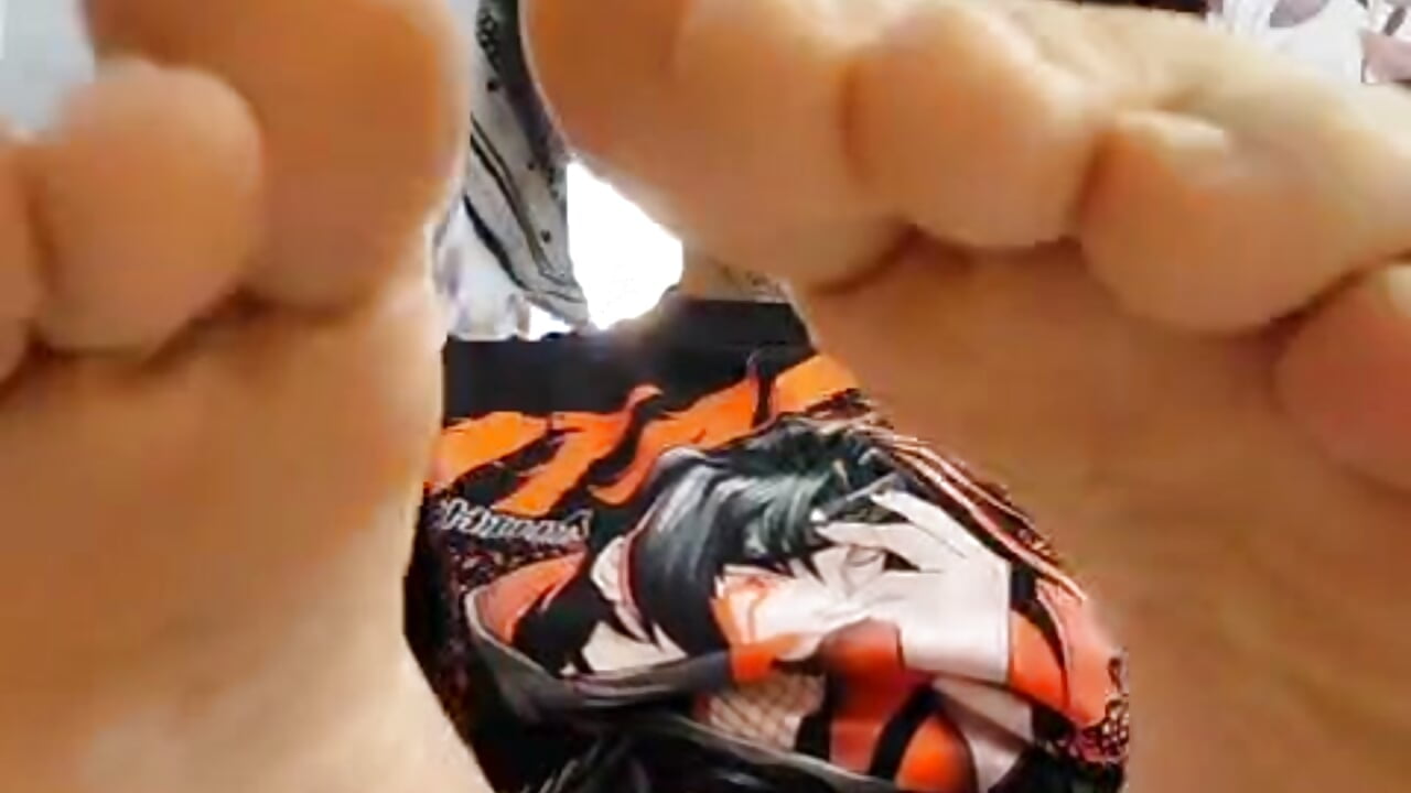 Looks like this pussy and feets is ready to fuck 😈💦 - KatherineGomez adlı kamera modelinin videosu