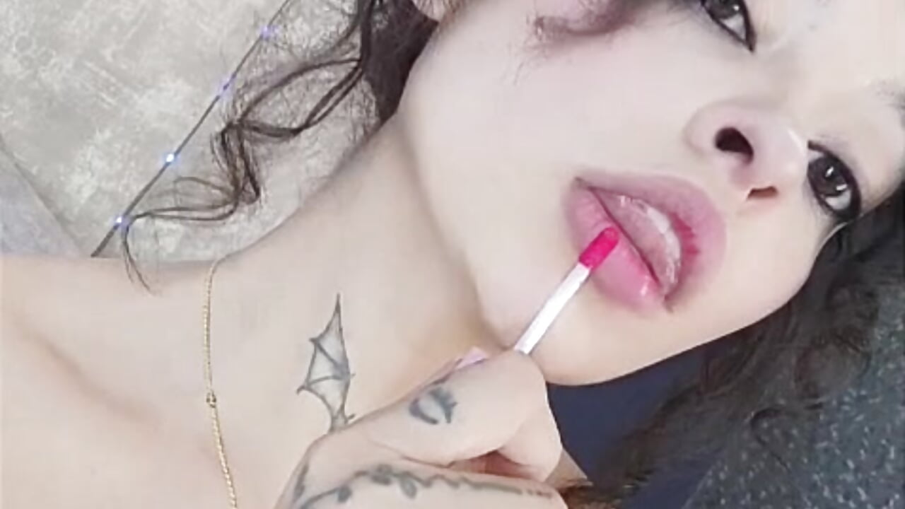 Lips that please, that kiss and whisper 🤤– KatherineGomez kameramodell videója