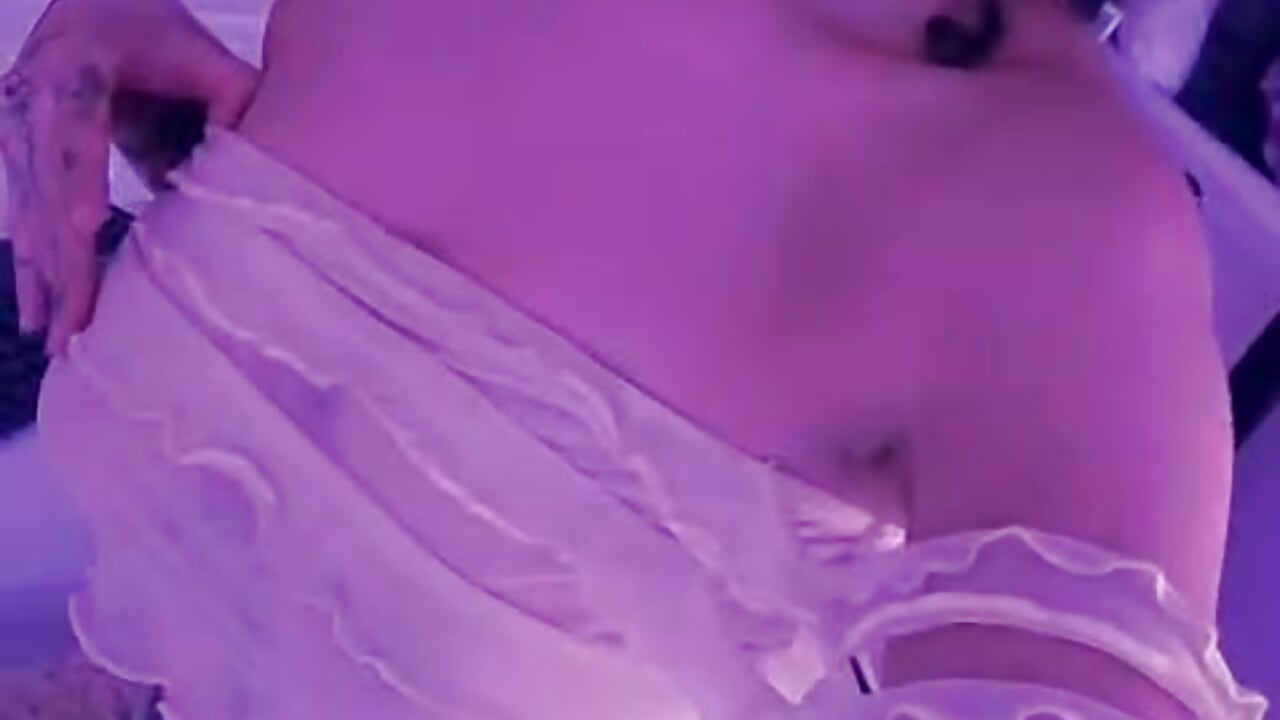 Ink, curves and a lot of morbidity. Do you want to see my new blouse up close? - video av KatherineGomez cam-modell