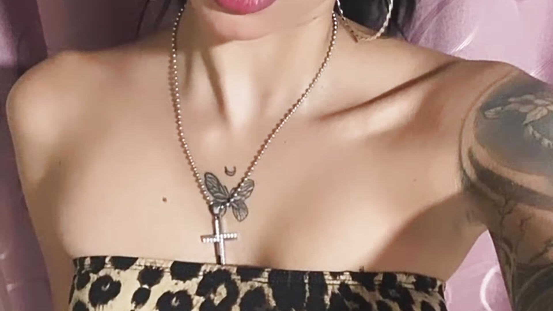 Rarw🤎 - video by Hilary_pinkk cam model