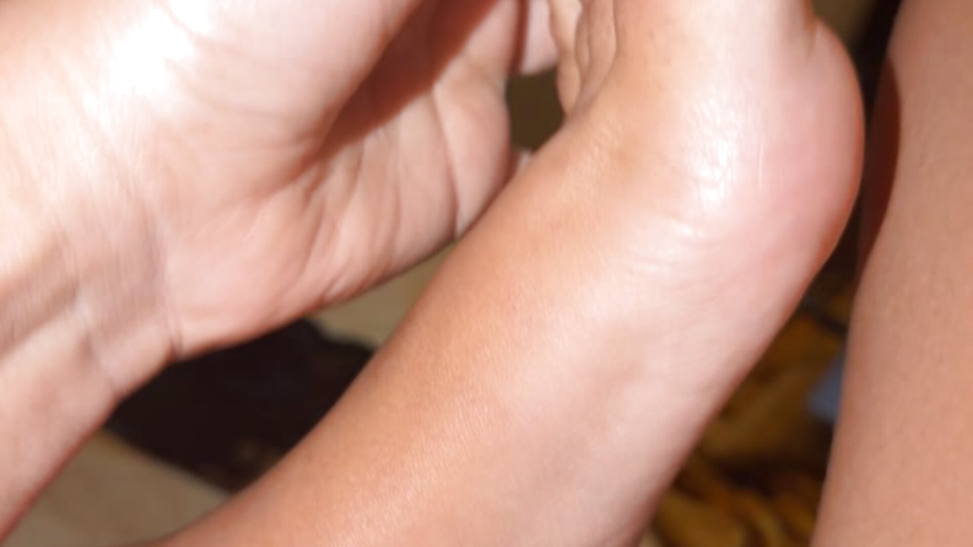 Feet 🦶 رجولي الحلوة باللون الاحمر و الخلخال
