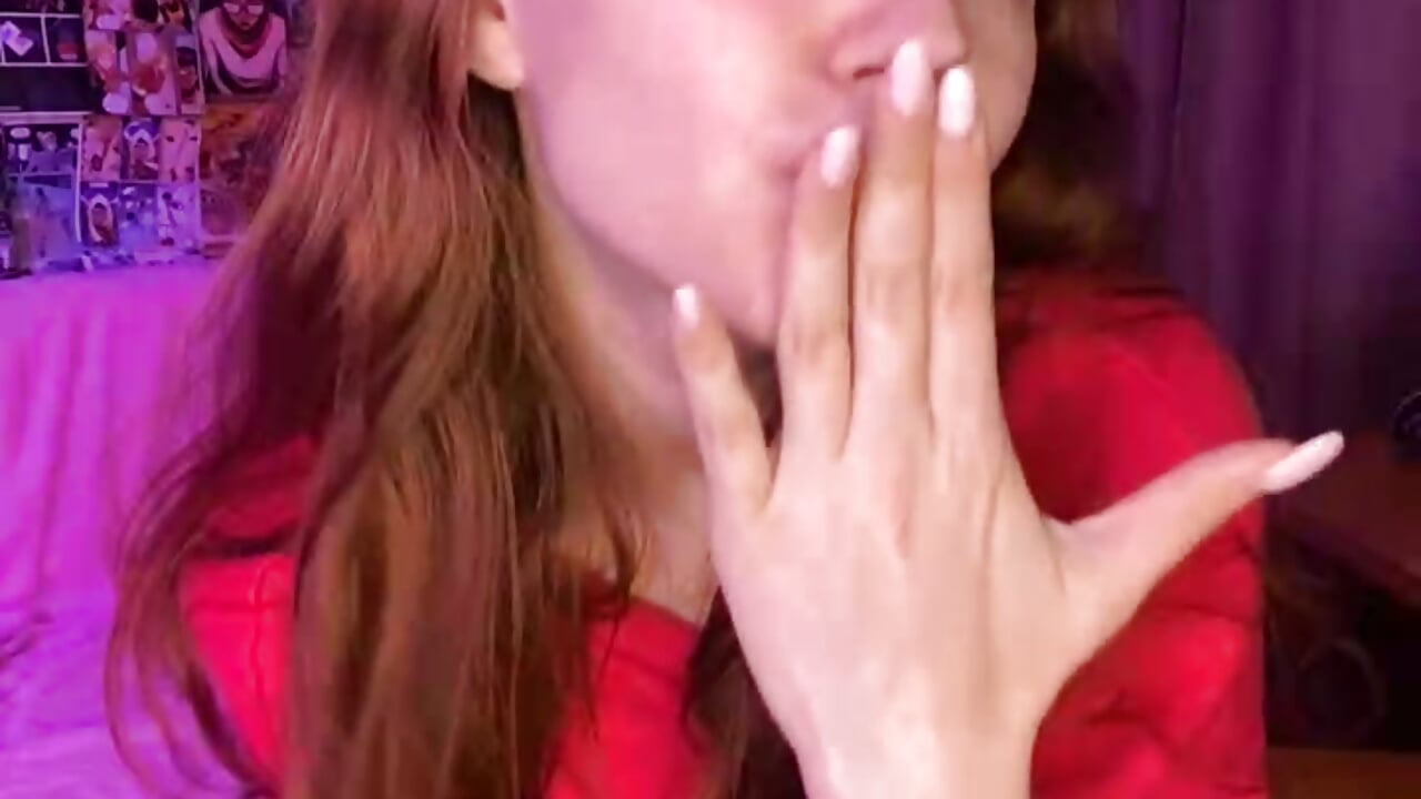 A kiss for you - video by Fox_Lisa cam model