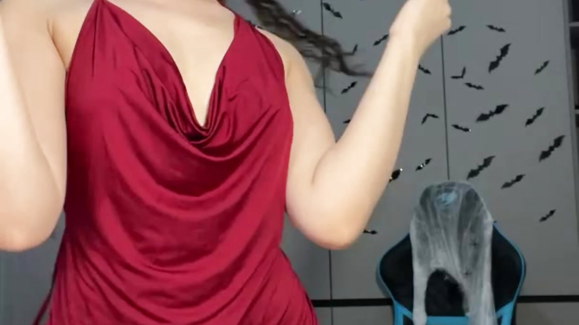 I flashed my boobs for my friends - відео від вебкаммоделі CurlyLara