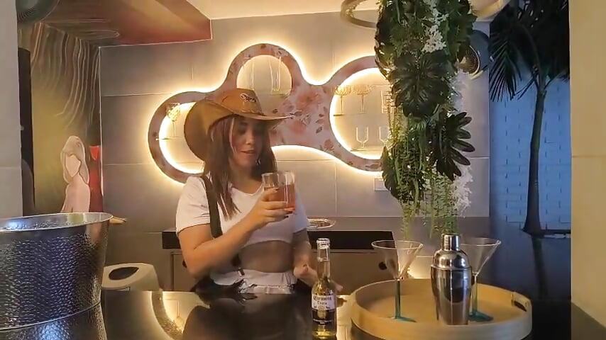 LETS DRINK WITH A SEXY COWGIRL 🤠－カメラキャストのshaidyscottの動画