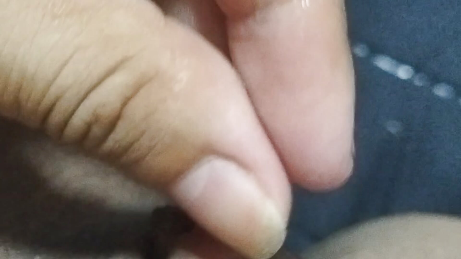 Buceta babando e a cama molhada depois de gozar 😈🤤🤤💦