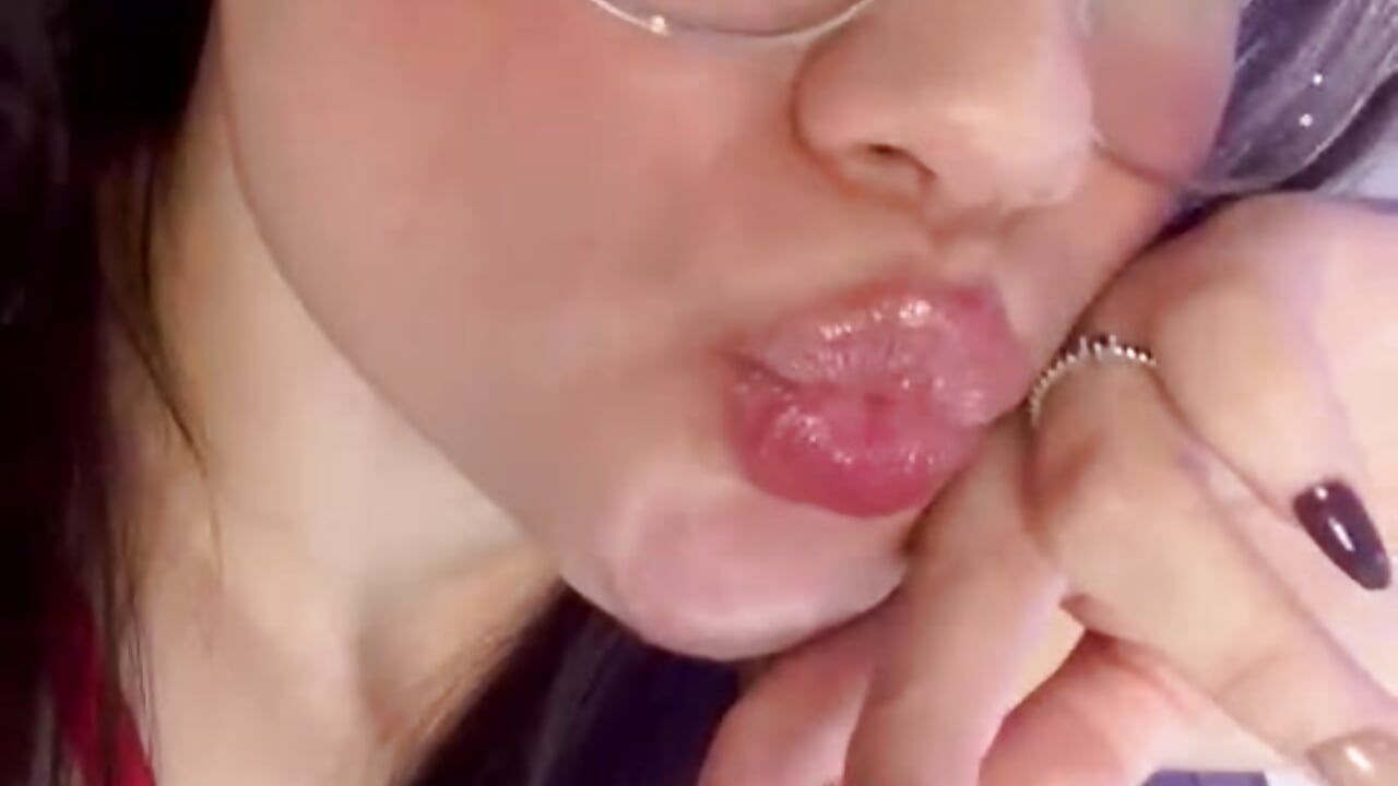 💋