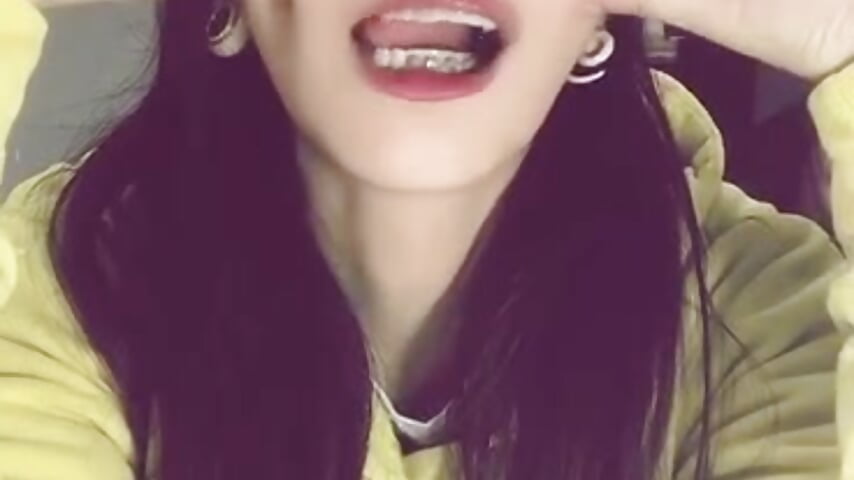 All the gestures I make to make you notice me!! - วิดีโอโดย lauren_evans96 โมเดลแคม