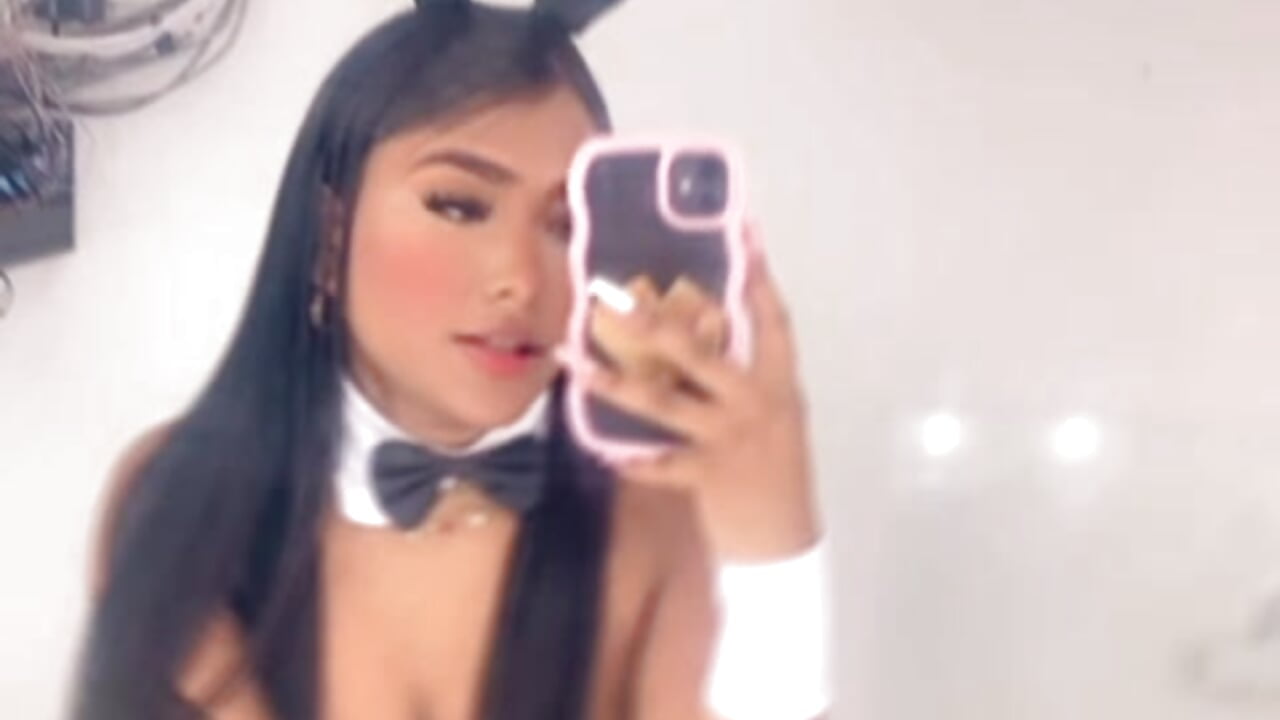 Hot playboll bunny - video oleh model kamera nicole__parker1