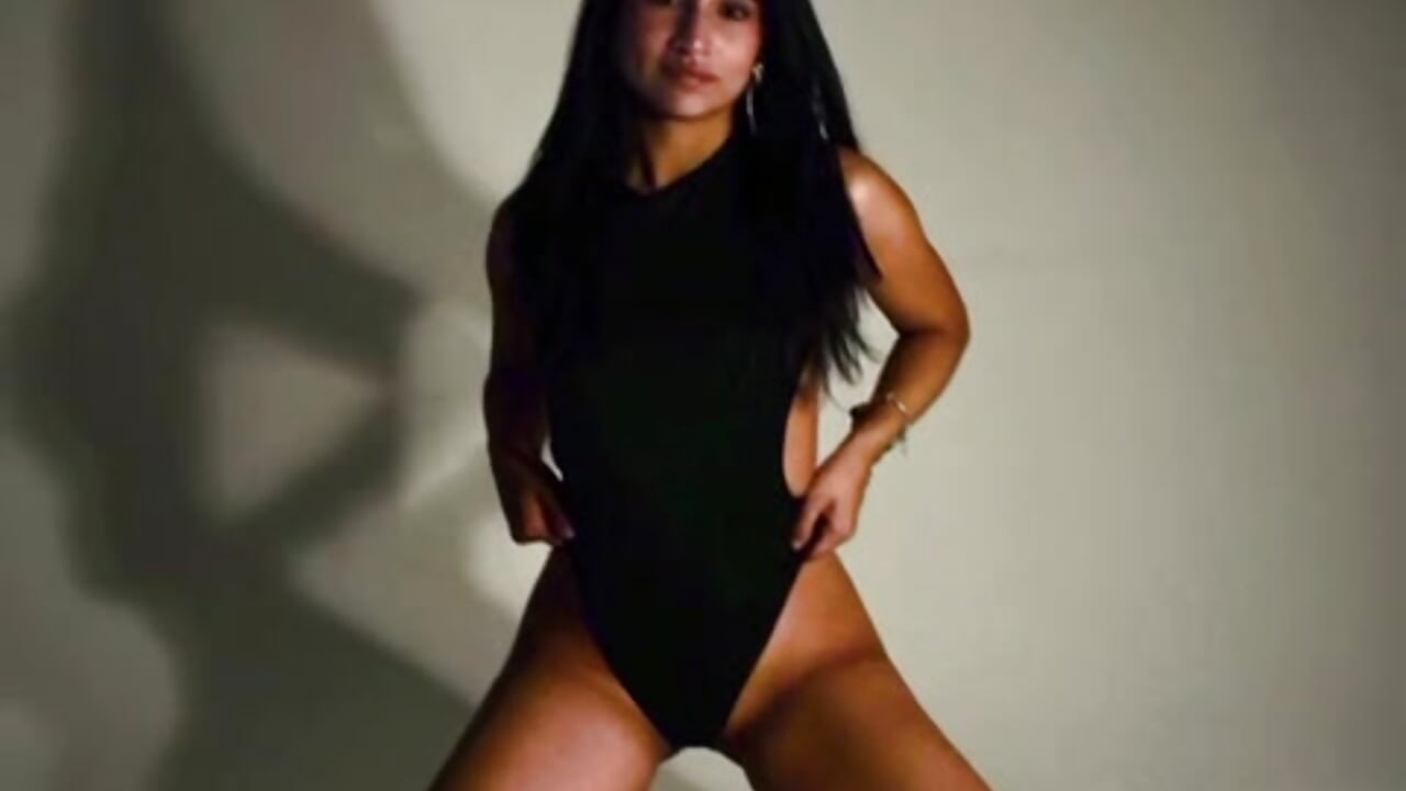 Video de WhatsApp 2025-12-06 a las 01,12,17_68872ef4 - video by paulinamoons1 cam model