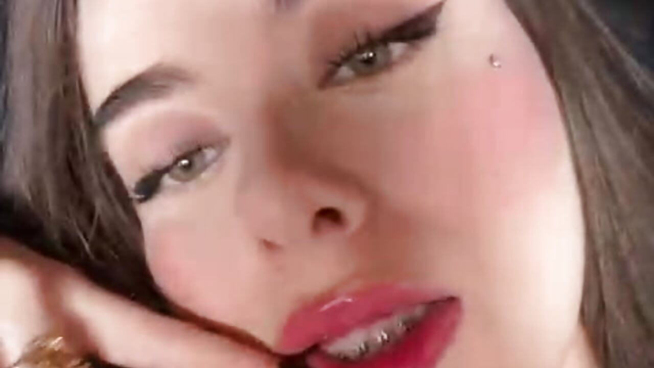 sexy lady kiss - vídeo de Charlotte_Olsen_ modelo de câmara