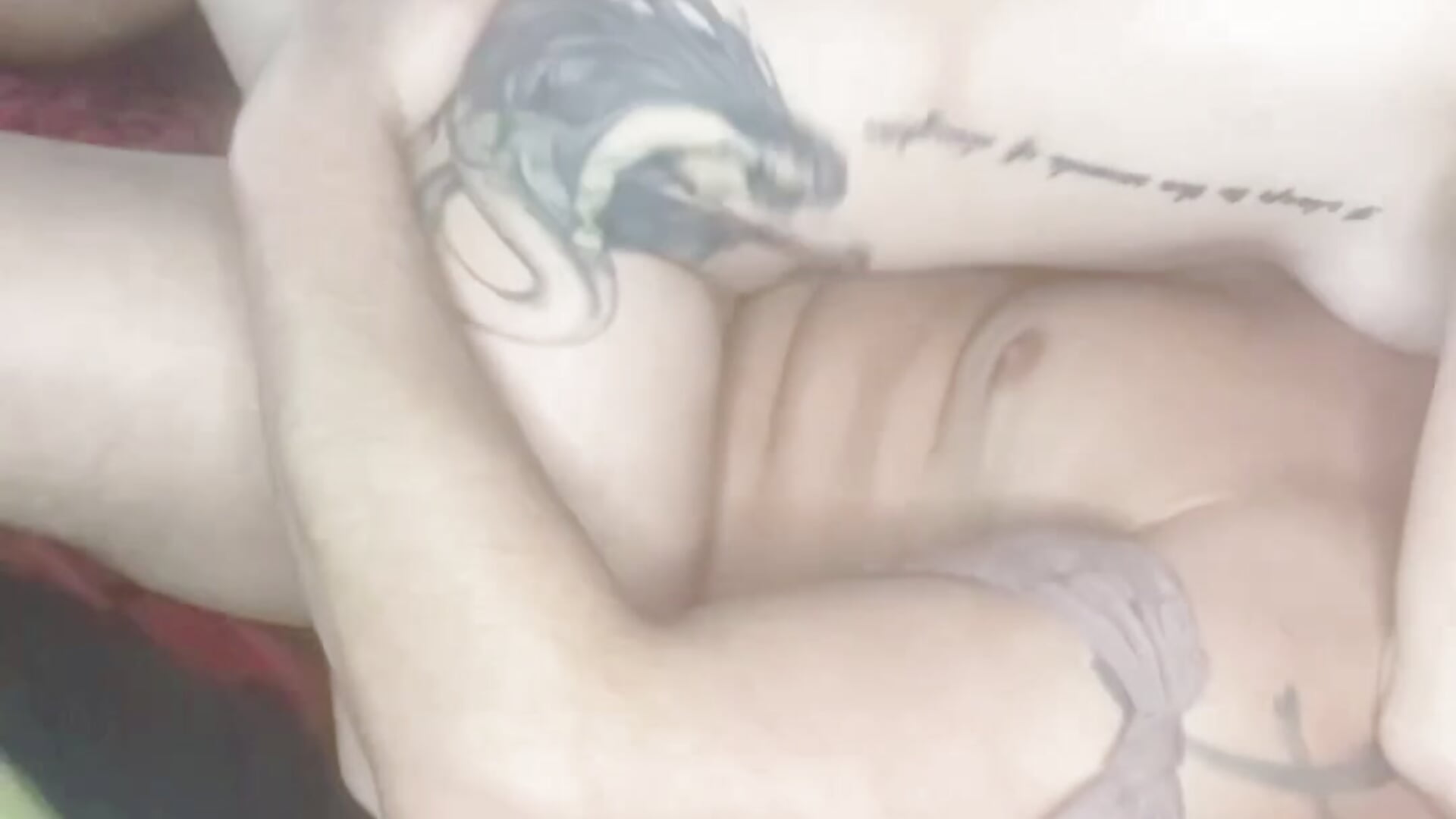 Timmy’s Miraculous Recovery: The power of Lulu’s pussy rids BWC of all illness - vídeo de la modelo de cam Lulu_SC