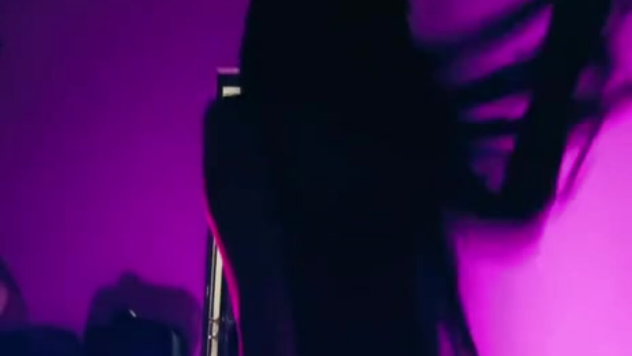 Just me and the music… and you, my viewer. - vídeo de la modelo de cam Dollyaa