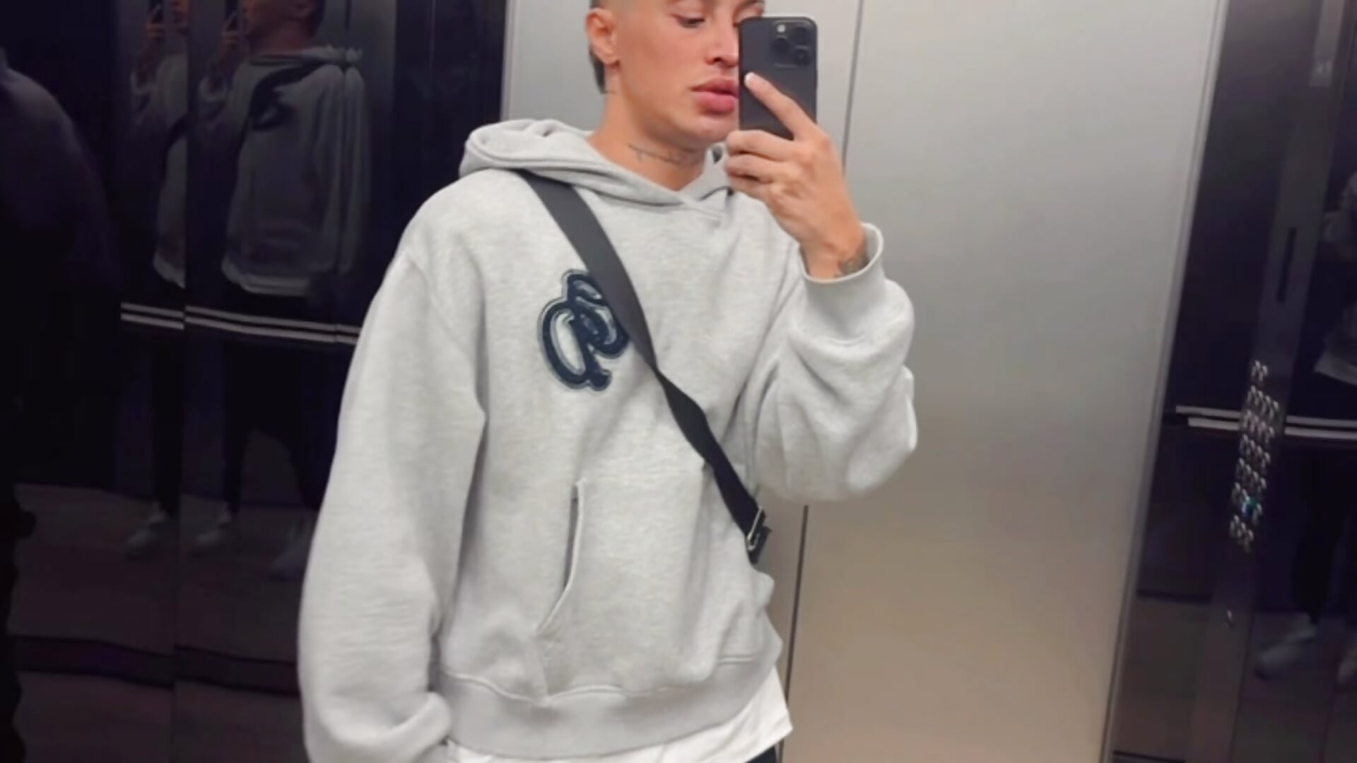 21f3566572234fc99c1db1c338c3f9d3 - video by jam_reina01 cam model