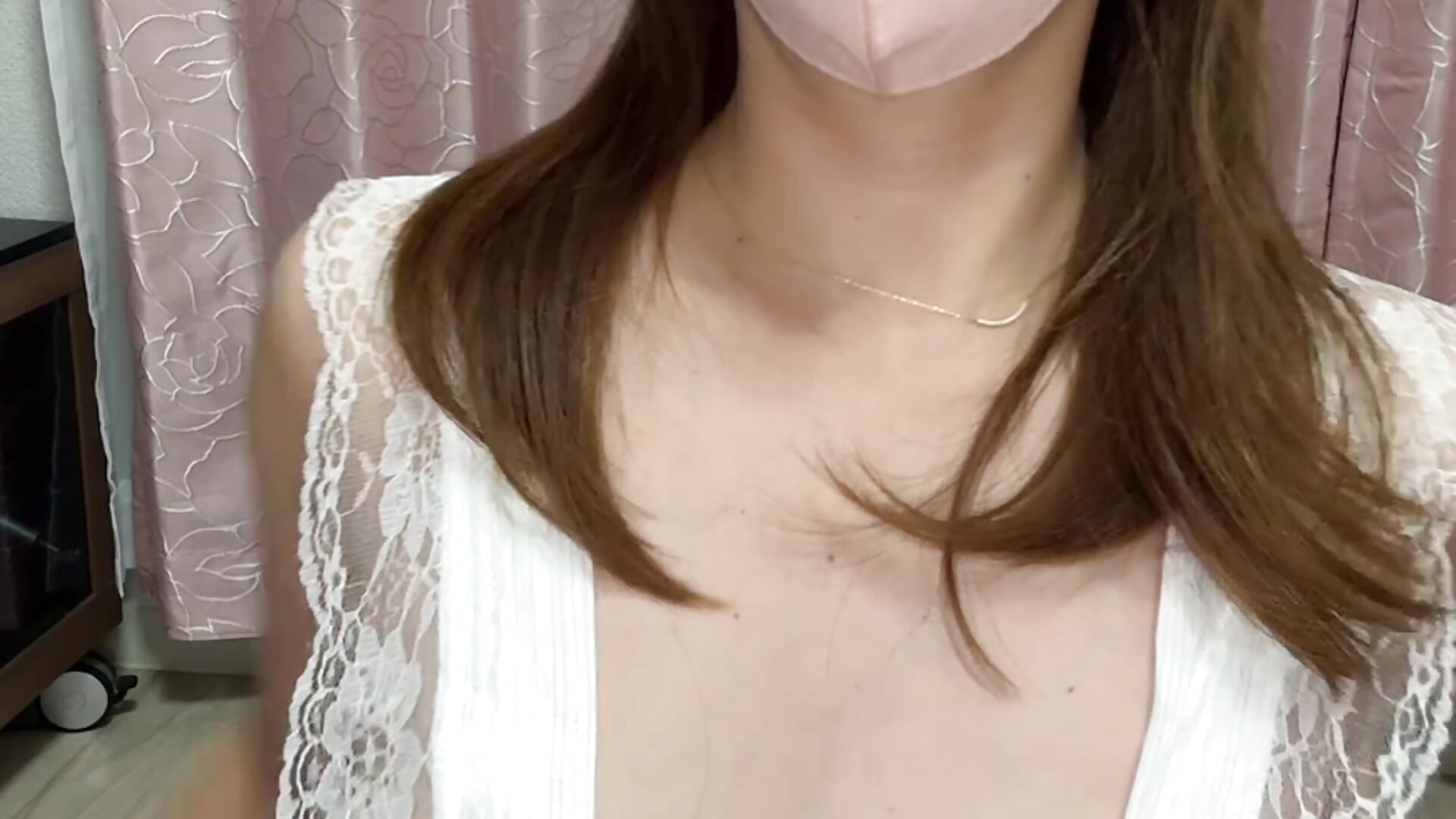 揺れる乳!裸エプロン！