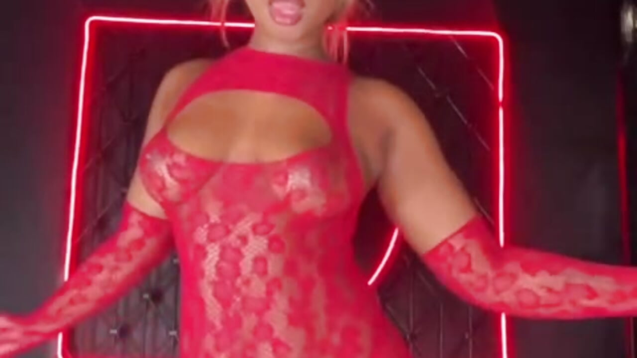 sexy red lingerie 😘 - video by Aliison_Moon