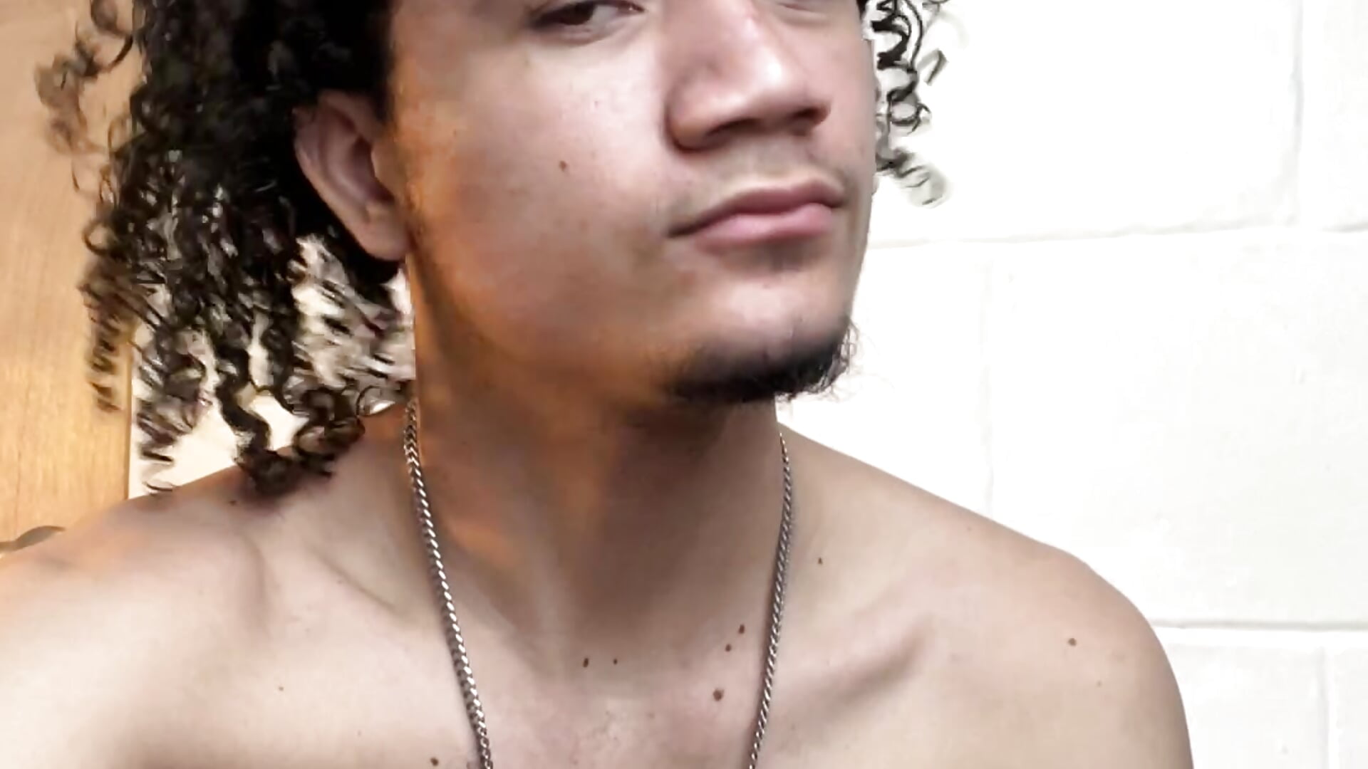 Love my Hair 🫶🏻🥰💆🏻‍♂️✨ - video by Sebastian_smith cam model