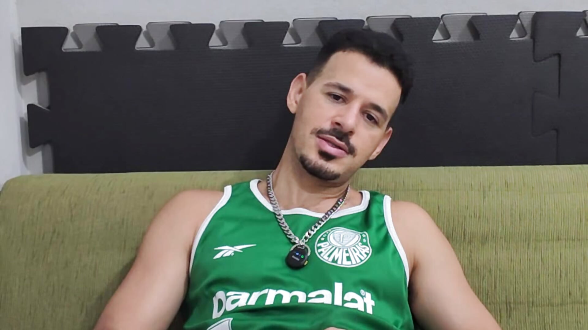 Provocando com o calção do palmeiras - Vídeo de Avihyxx, modelo de vídeos