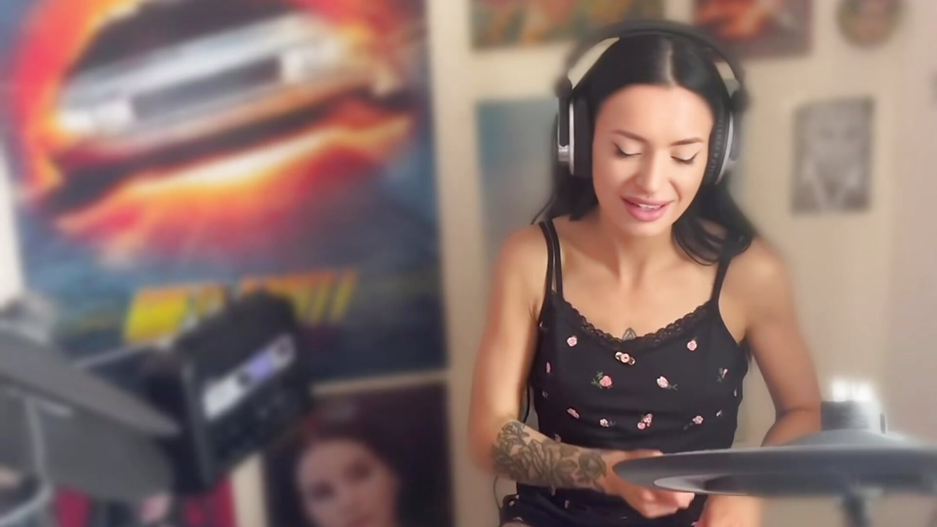 Your fave drummer girl 🖤 (had to blur the background bc it kept getting removed 😅🤣) - video by PetitePrincess_X cam model