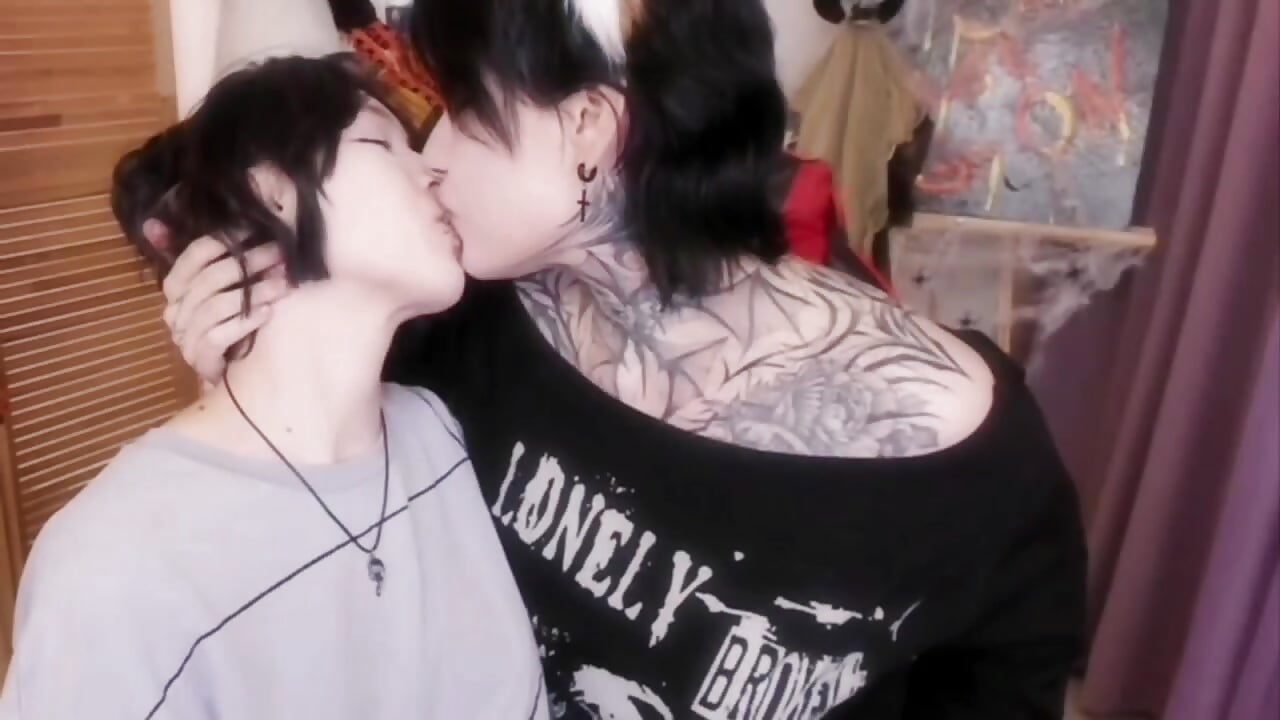 kiss the girls - video by mekurisu cam model