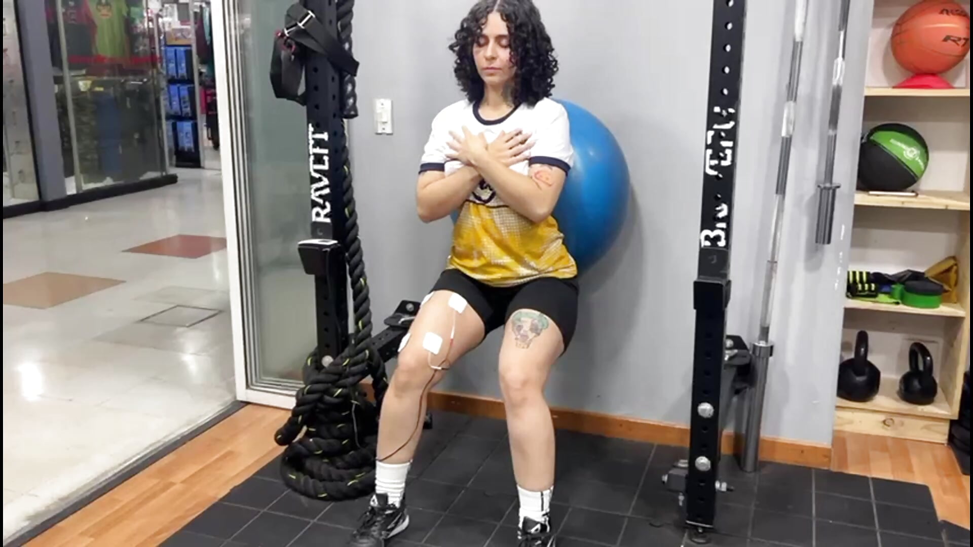 Physical therapy for my knee 🖤⚡ - EstefaniaVelez_ 的视频