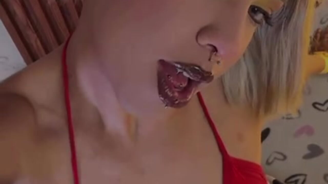 “I like it slow, direct and without frills.” – видео вебкам-модели AndyBlake_