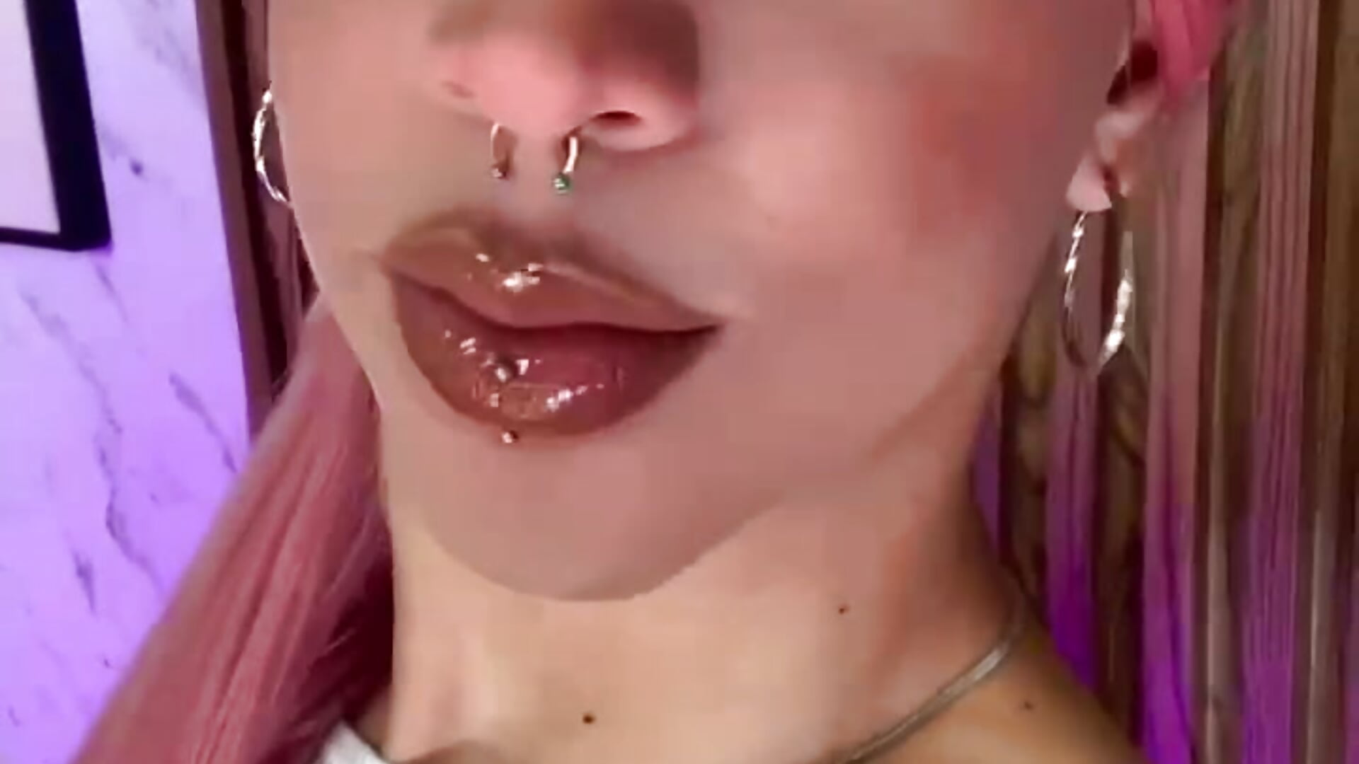 "Let yourself excite by the rhythm of my caresses." - video by AndyBlake_ cam model