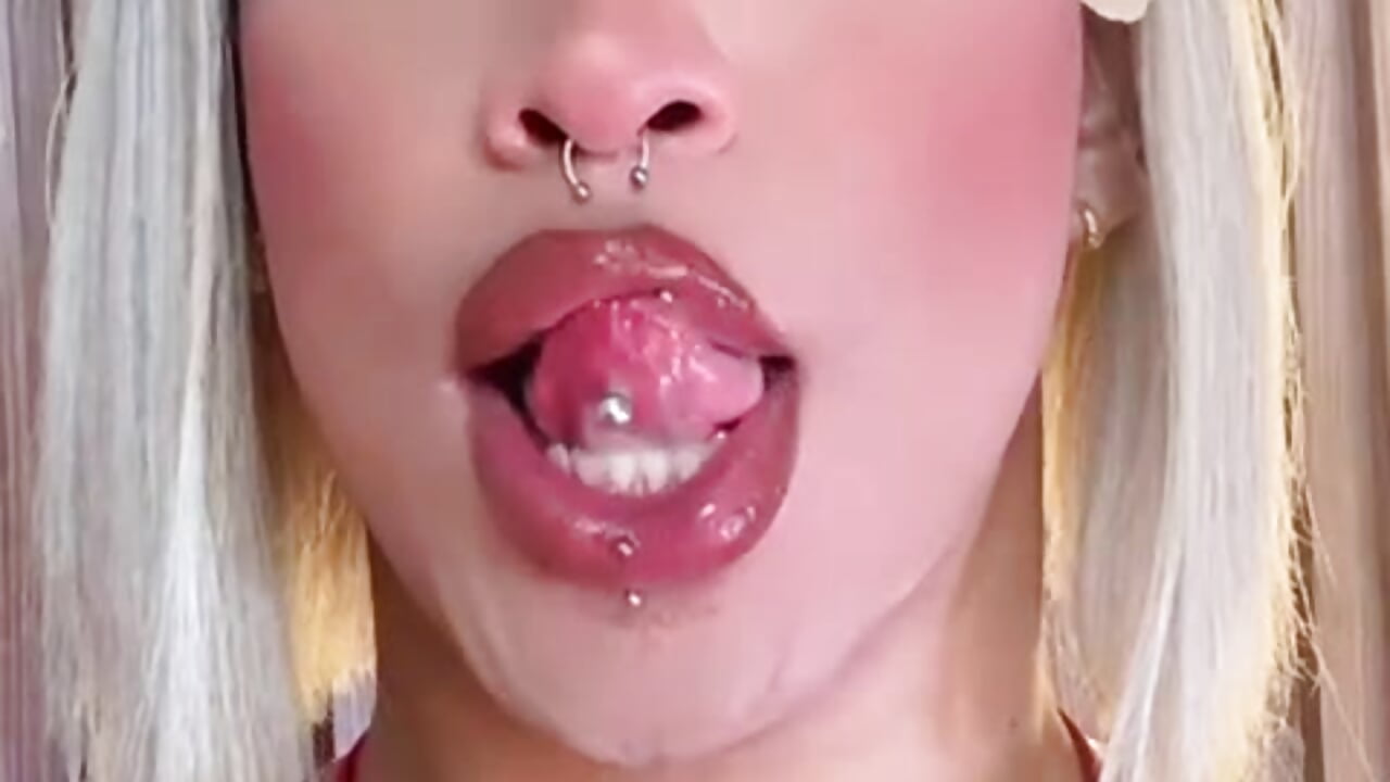 “You shouldn’t look at me like that… it’s dangerous 😈💫” - vídeo de AndyBlake_ modelo de câmara