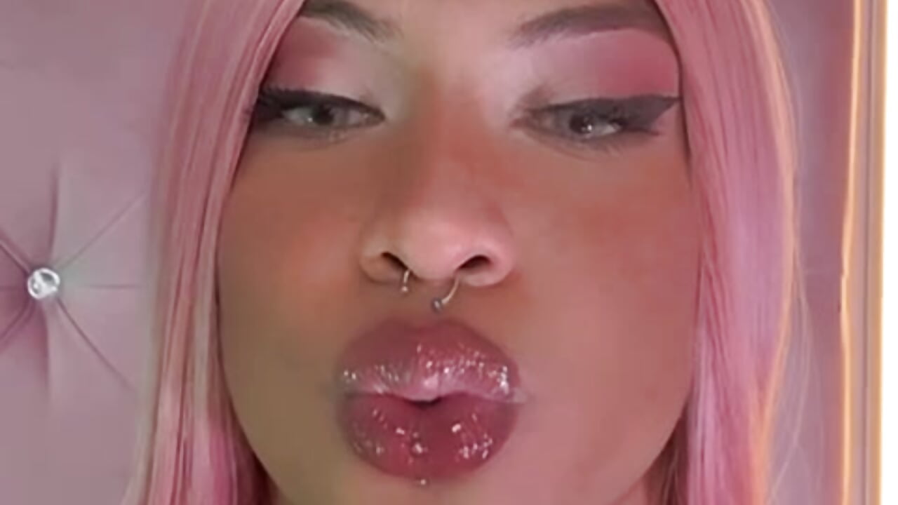 “I don’t chase looks… I attract them.” - video by AndyBlake_