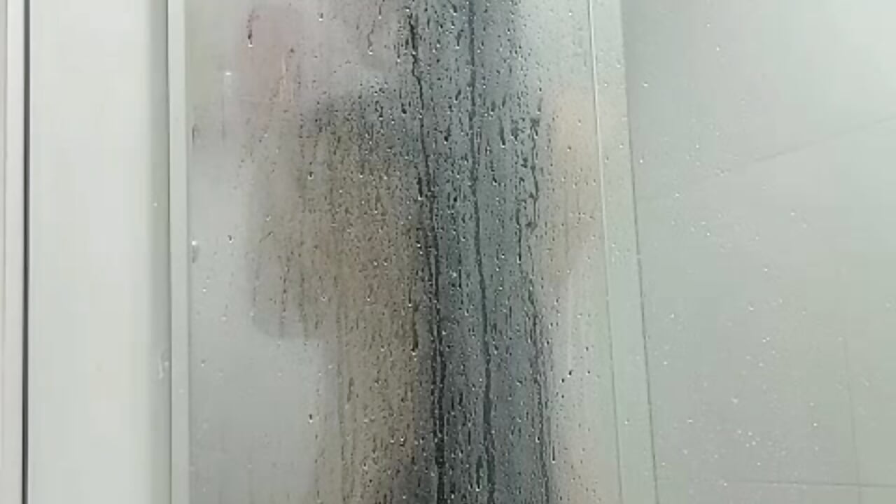 in the shower I'm also naughty - clip cu AmbarJensen model videochat