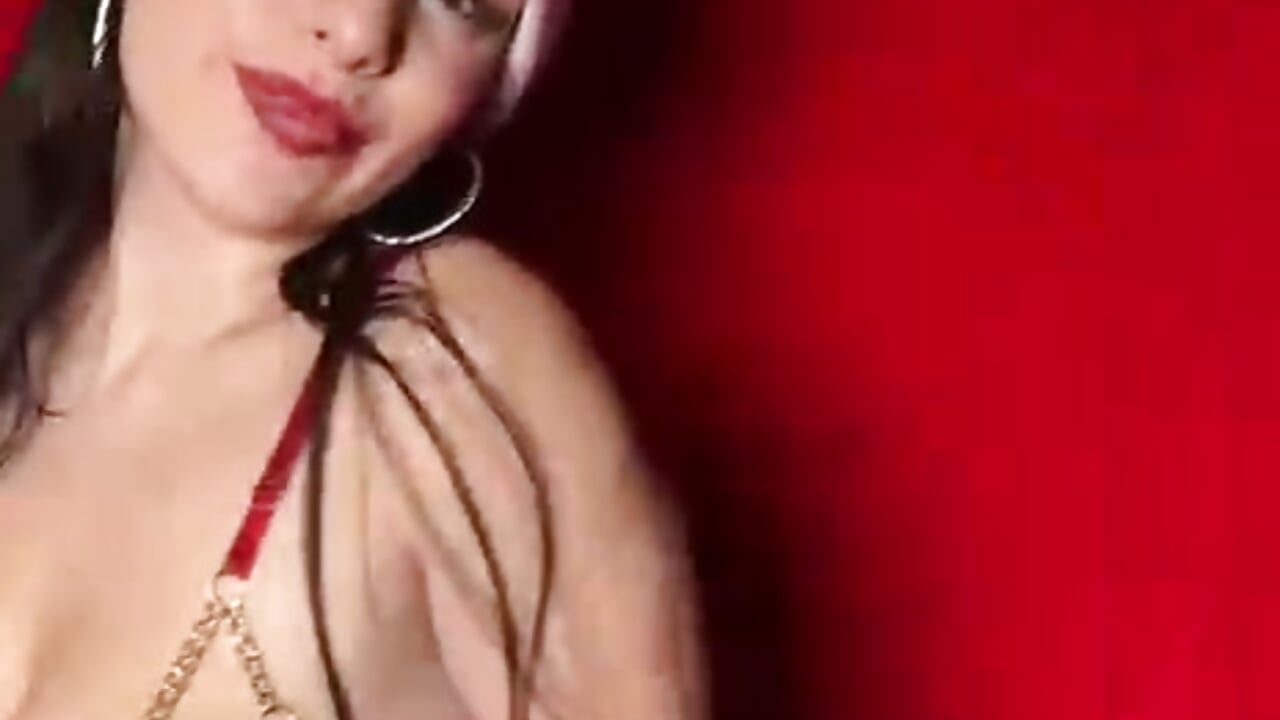 MERRY CHRISTMAS 🎄🎁✨－カメラキャストのEliz_janeの動画