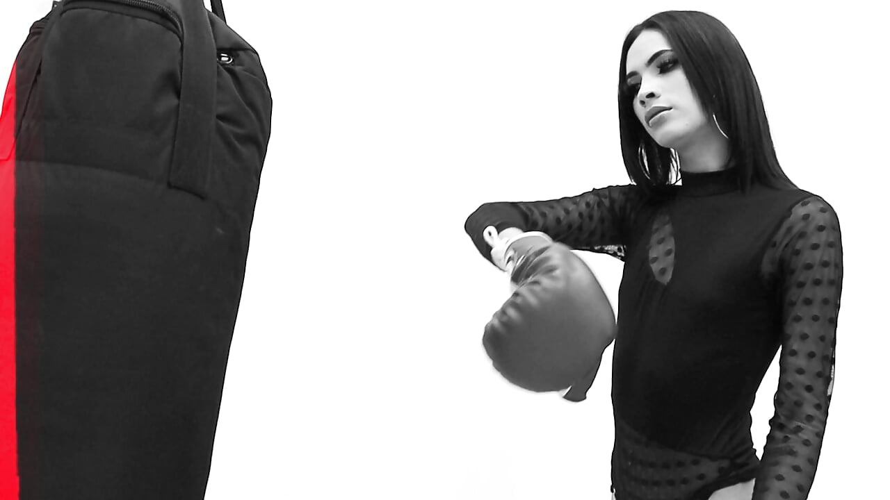 profile-intro-video-1727274713 – видео вебкам-модели Alicee77