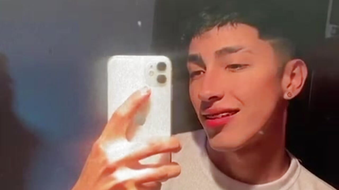 WhatsApp Video 2024-06-13 at 8,02,32 PM - video by Axel_Rodriguez cam model