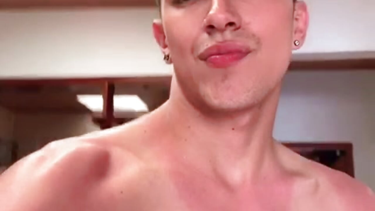 WhatsApp Video 2024-06-13 at 8,00,54 PM - video by Axel_Rodriguez cam model