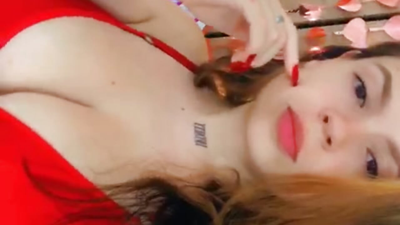 Happy Valentine's Day ❤️ – video od webkamerové modelky dorothy_vegga