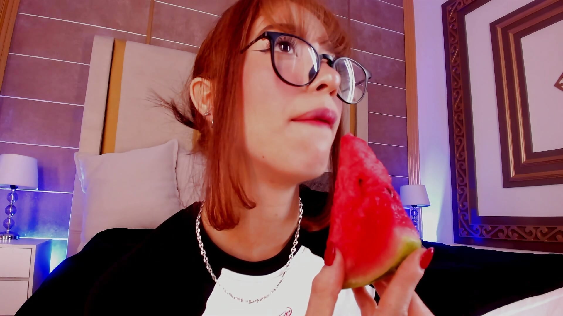 Licking so HOT 🔥