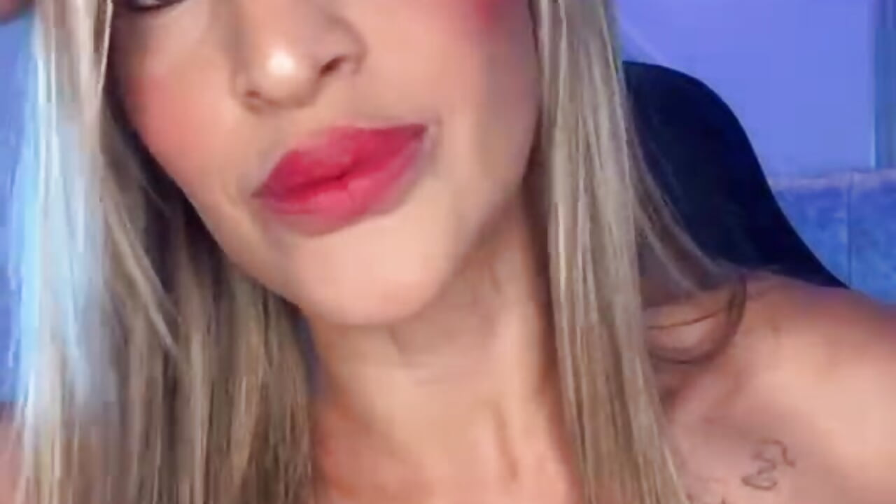 a cheeky welcome for you - video by Tayra_Pradit cam model