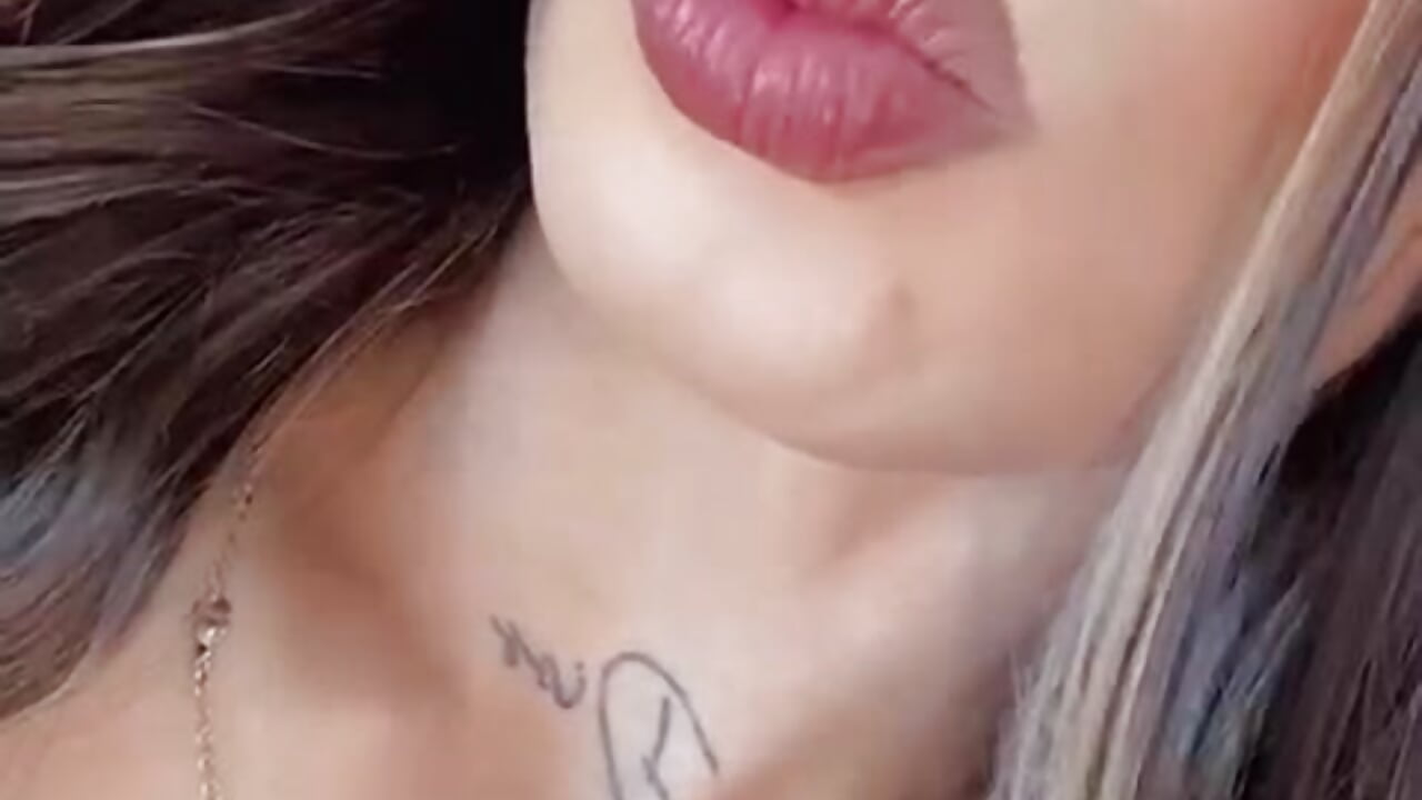 KISSES TO ALL MY FOLLOWERS - video by isabella_monsalve cam model