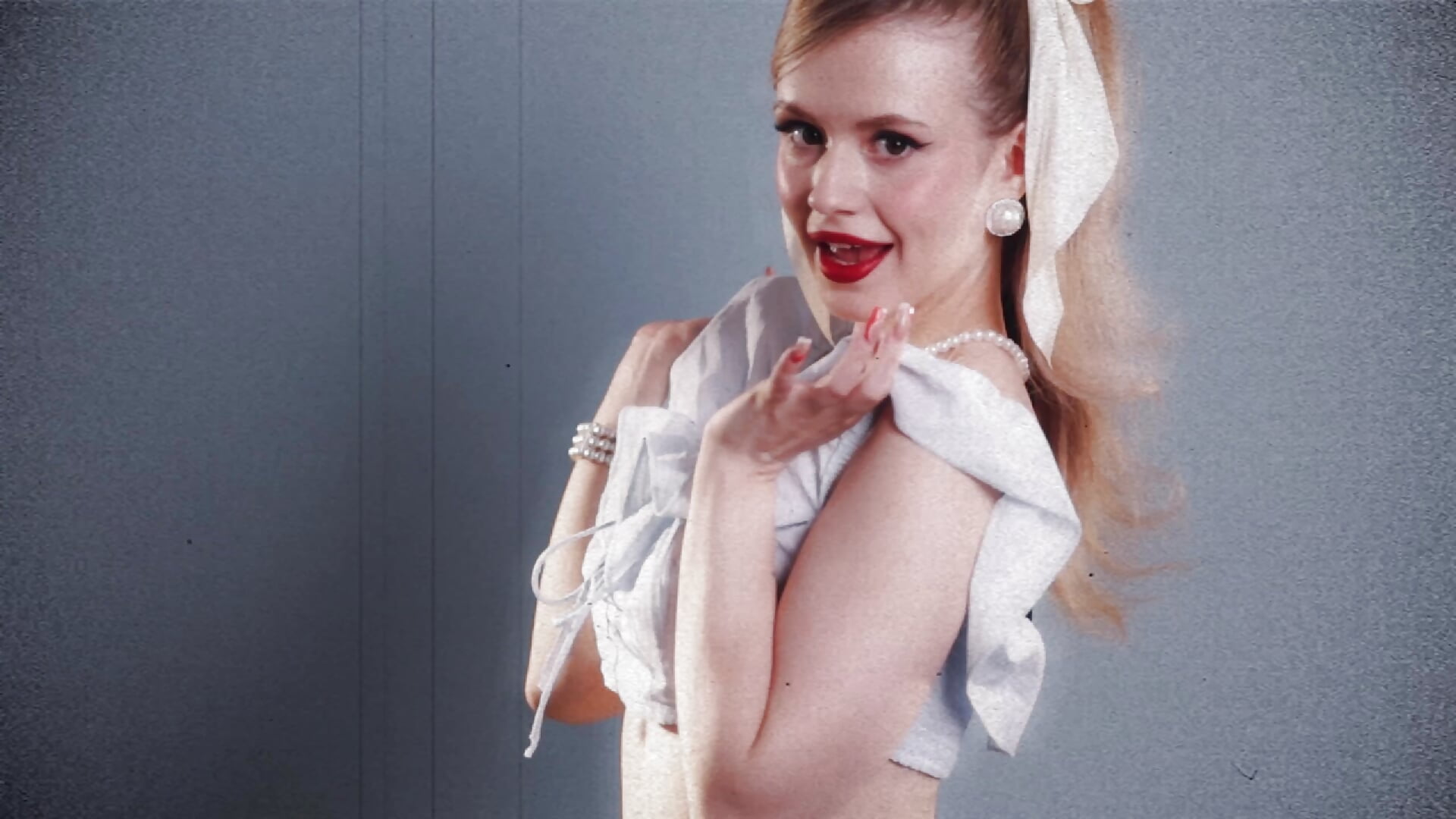 Moore Moore - MilanaBalmain主播的视频