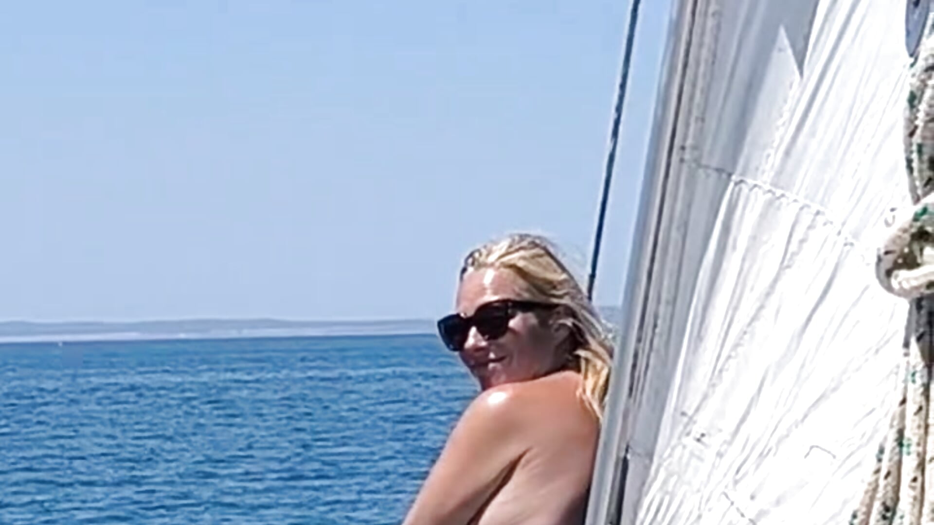 Petite balade sur le voilier d'un ami - video van Doucelouve9 cam-model