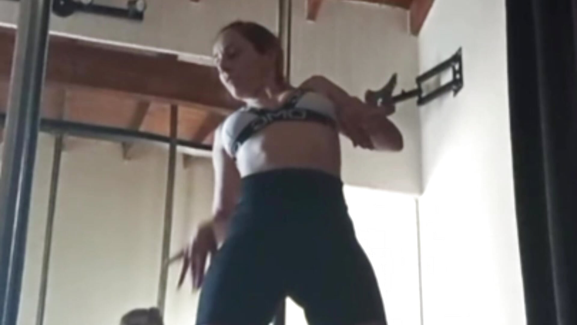 Pole only 4 good boys－カメラキャストのDommePoleDanceの動画